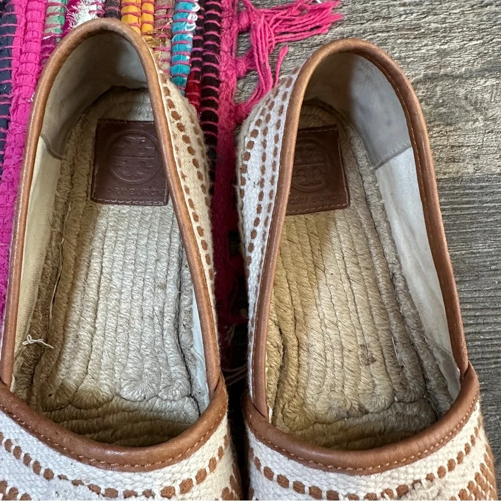TORY BURCH tan / white Shaw canvas logo slip on espadrilles 8